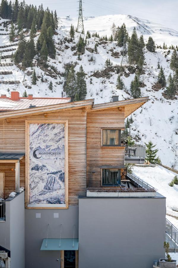 Mondschein Hotel & Chalet 4*