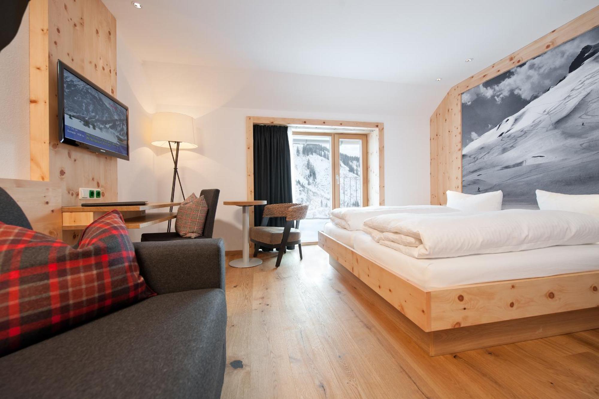 Mondschein Hotel & Chalet 4*